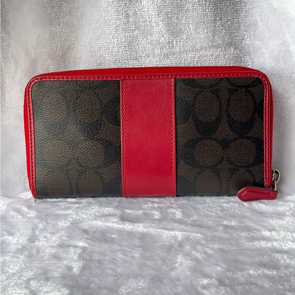 Authentic COACH Wallet - Picture 3 of 9